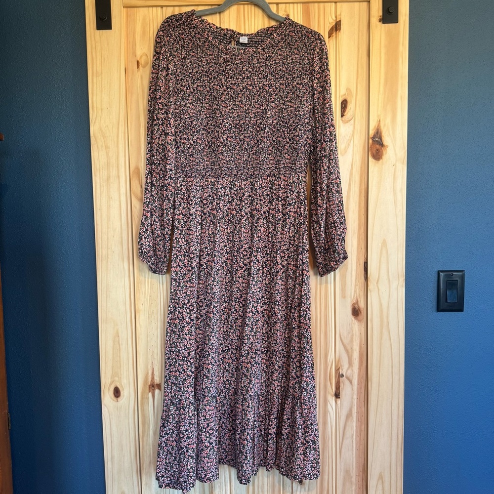 Old Navy Long Sleeve Navy & Pink Floral Maxi Dress - Picture 7 of 10